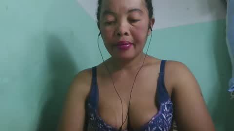 alypierette online show from May 10, 6:15 am