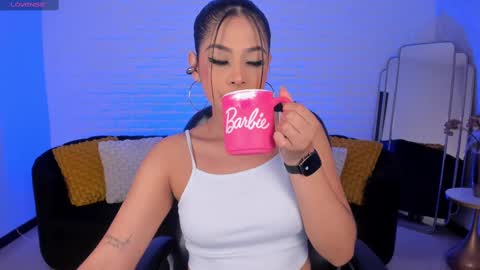 Snapshot of alyssadean_ chatting on February 25, 11:43 am Aly online show from February 25, 11:43 am