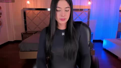 Aly  online show from July 29, 10:37 am