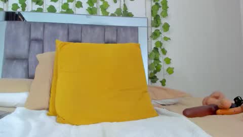 Snapshot of alyssia_oceann chatting on October 15, 7:38 pm alyssia online show from October 15, 7:38 pm