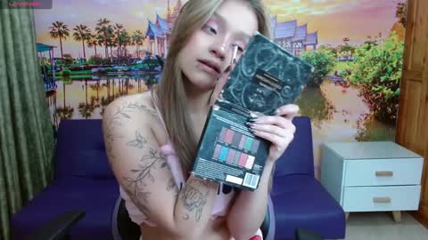 Snapshot of alyy_cute chatting on January 29, 2:10 pm Alyy online show from January 29, 2:10 pm