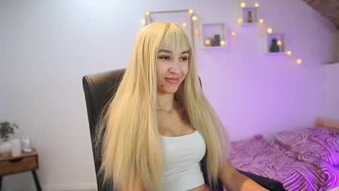 Amai  Liu online show from October 11, 5:59 pm