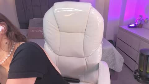 B I A N C A online show from March 26, 1:02 pm