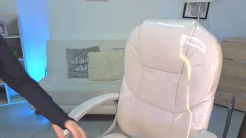 B I A N C A online show from March 8, 12:20 pm