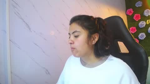 amalia_a online show from July 16, 1:48 pm