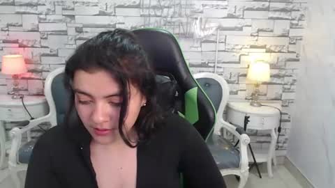 amalia_a online show from July 28, 1:43 pm