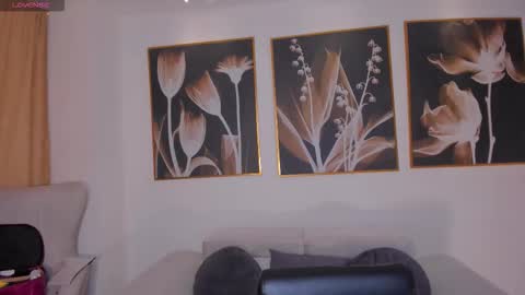 Amalia cruss online show from March 4, 8:26 pm