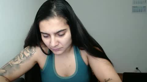 The queen of the biceps  online show from February 7, 11:19 pm