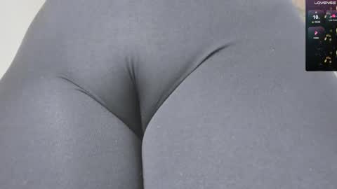 Amanda Marcuzzi  online show from February 28, 1:27 am