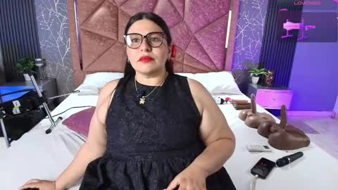 Amanda cruz online show from December 1, 9:28 pm