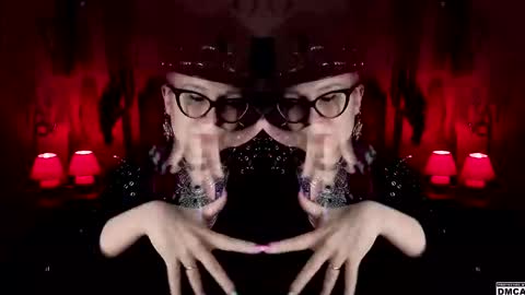 Goddess Amanita online show from December 3, 11:12 am