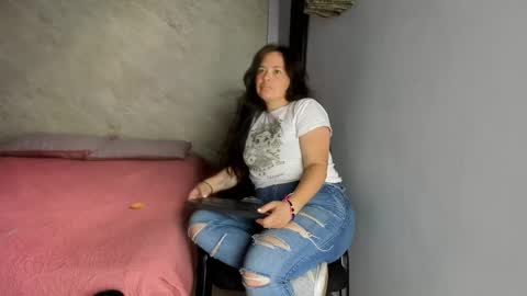 amara_luxe online show from November 3, 7:51 pm