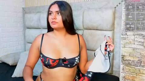 amarahanks_ online show from May 29, 4:21 am