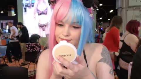 Amara online show from April 11, 6:22 pm
