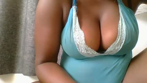 Mia online show from February 23, 5:39 am