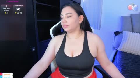 Snapshot of ambar_wells chatting on December 17, 5:15 pm ana online show from December 17, 5:15 pm