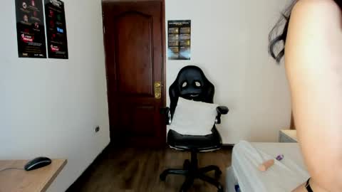 Ambar Ross online show from April 12, 1:47 pm