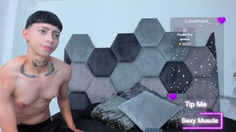 Snapshot of amber_adams_ chatting on February 23, 1:45 pm Amber online show from February 23, 1:45 pm