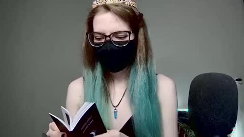 Snapshot of amber_candyfloss chatting on March 4, 1:45 am Amber non-nude model online show from March 4, 1:45 am