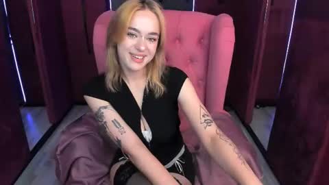 amber_robinson online show from July 25, 2:02 pm