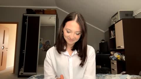 Elizabeth online show from November 8, 7:35 am