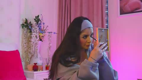 Amberseyes online show from February 27, 7:30 am