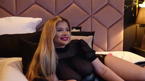 Snapshot of amberseyes chatting on February 13, 9:30 am Amberseyes online show from February 13, 9:30 am