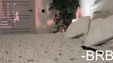 Amber online show from April 16, 9:39 pm