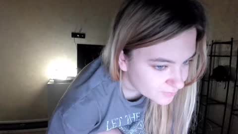 Snapshot of ambrosia__ chatting on September 30, 10:58 pm ambrosia__ online show from September 30, 10:58 pm