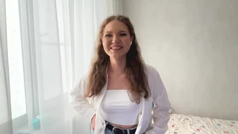 Mia online show from May 7, 10:52 am