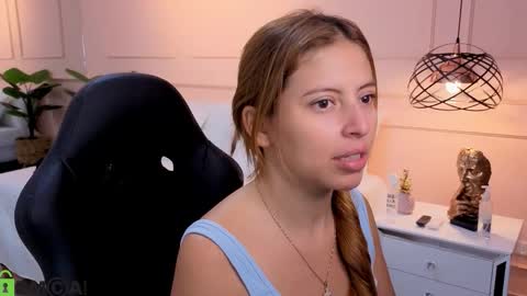 AMELIA online show from December 5, 11:55 am