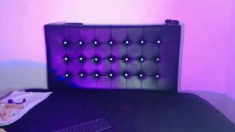 amelia heaven online show from March 3, 12:05 am