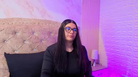 AMELIA CASTELL  online show from March 10, 12:53 pm