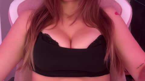 ameliacooperxxx online show from September 19, 7:13 pm