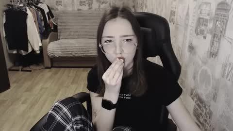 Amelia online show from January 10, 5:02 pm