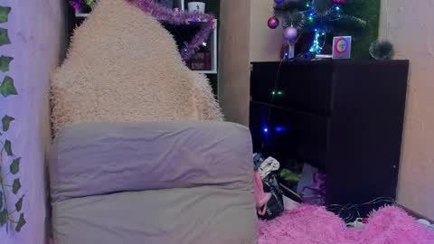 amelialy online show from January 9, 7:02 am