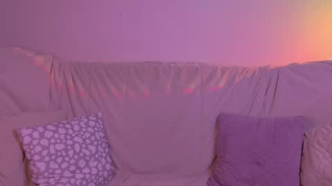 ameliarosaline online show from June 13, 3:48 am