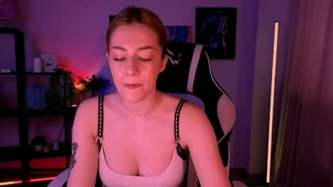 ameliarosaline online show from May 31, 4:07 am