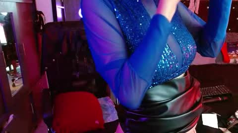 amelie__martinez online show from December 20, 2:21 pm