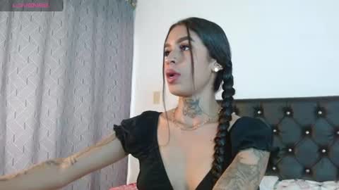 Ameliejoness  online show from July 1, 9:25 pm