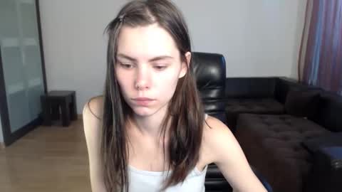 Snapshot of ameliereve chatting on October 5, 3:17 pm Amelie online show from October 5, 3:17 pm