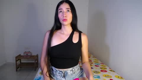 Snapshot of amelycaro chatting on February 3, 4:46 am Amely  online show from February 3, 4:46 am