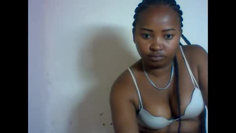 amielle_01 online show from April 12, 3:04 pm