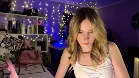 Amily online show from March 12, 3:15 pm