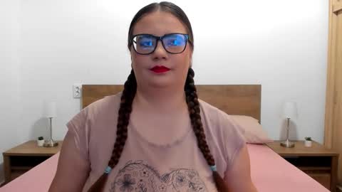 Snapshot of amiravyxen chatting on October 8, 9:08 pm Amira Vyxen online show from October 8, 9:08 pm