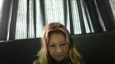 Snapshot of ammber3 chatting on February 22, 11:35 am Paula D online show from February 22, 11:35 am