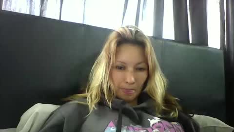 Snapshot of ammber3 chatting on February 20, 3:08 pm Paula D online show from February 20, 3:08 pm