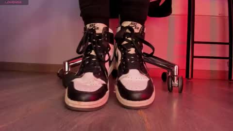 Amelia online show from September 18, 4:16 pm