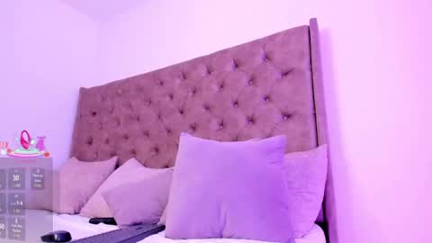 Snapshot of ammy_leee_ chatting on September 14, 5:27 am Ammyy online show from September 14, 5:27 am