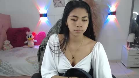 ammyy_wood_ online show from October 12, 6:27 am